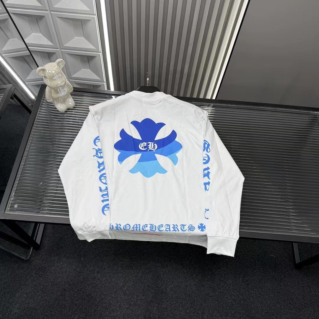 【爆款服饰】 💰59 早秋卫衣推荐⭐克罗心十字架梵文烫印胸前口袋圆领卫衣🪡三标齐全官网一致，放大看细节📷原相机实物拍摄 
颜色：白色
尺码：L-4xl
 L（80～105斤）
XL（105～120斤）
2XL（120～140斤）
3XL（140～160斤）
4XL（160～180斤）