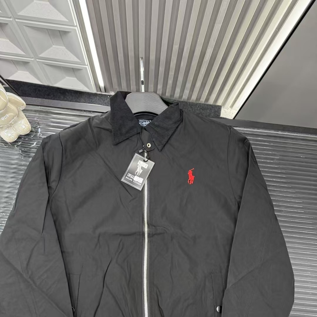 🛒购物价：💰129 早秋外套推荐⭐拉夫劳伦.保罗刺绣小马翻领夹克外套🪡三标齐全官网一致，放大看细节📷原相机实物拍摄 
颜色：黑色
尺码：L-4xl
 L（80～105斤）
XL（105～120斤）
2XL（120～140斤）
3XL（140～160斤）
4XL（160～180斤）