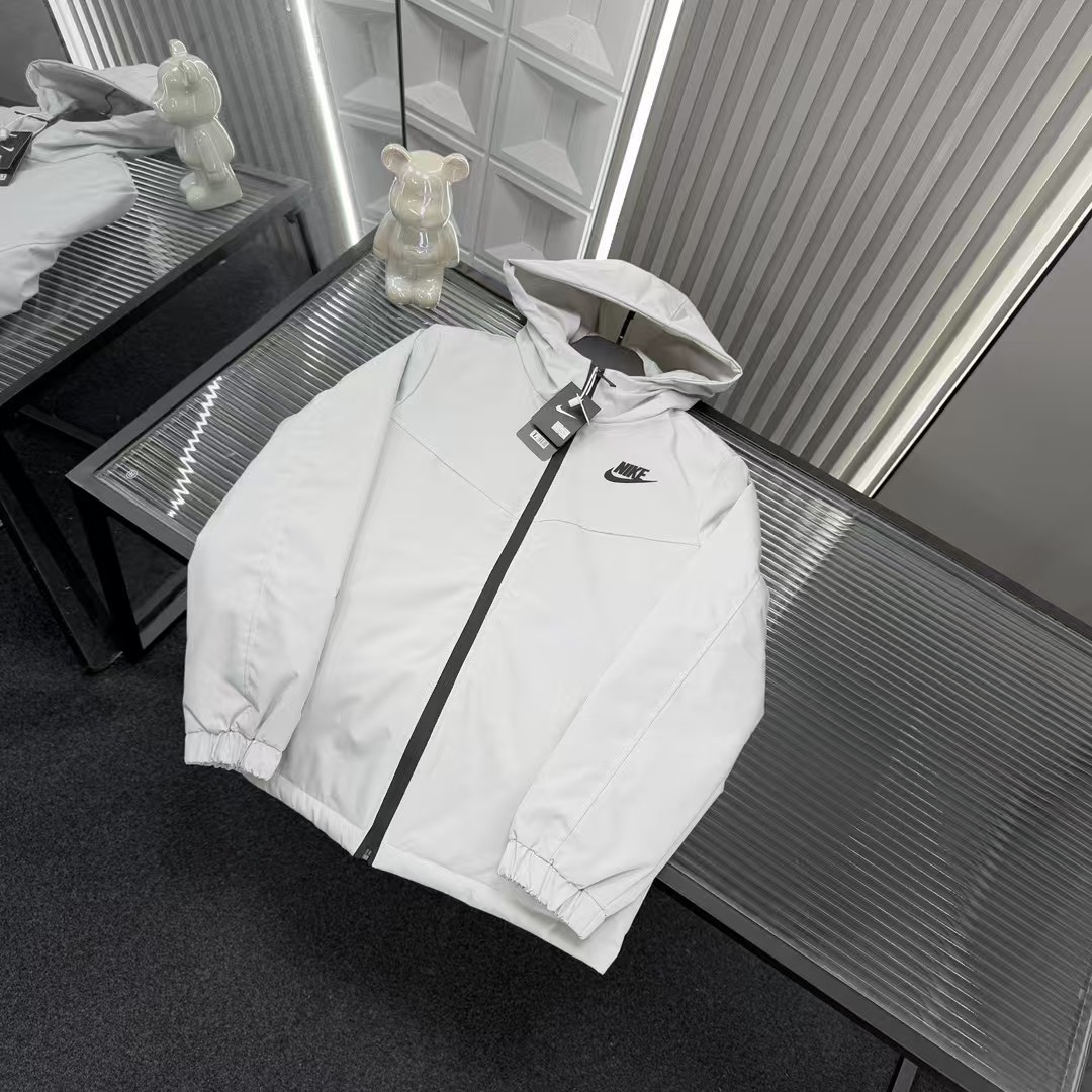 🛒购物价：💰219 秋冬爆款热销款推荐⭐Nike耐克二棉连帽外套 胸前硅胶立体Logo 风行者加厚款🪡三标齐全官网一致，放大看细节📷原相机实物拍摄 
颜色：白色
尺码：L-4xl
 L（80～105斤）
XL（105～120斤）
2XL（120～140斤）
3XL（140～160斤）
4XL（160～180斤）
