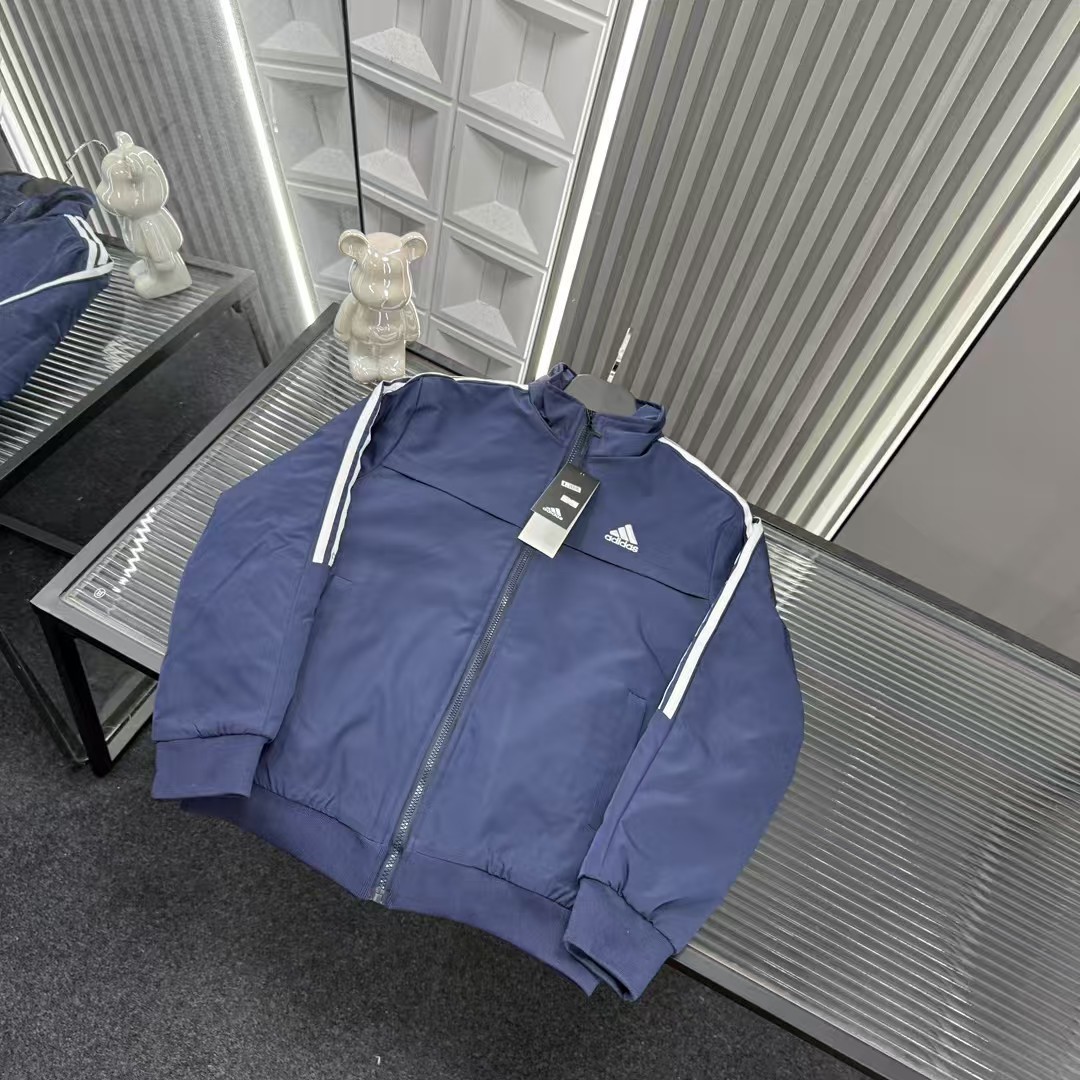 🛒购物价：💰219 秋冬爆款热销款推荐⭐AD阿迪达斯二棉加厚外套 QQ糖同款三杠刺绣Logo立领外套🪡三标齐全官网一致，放大看细节📷原相机实物拍摄 
颜色：藏青色
尺码：L-4xl
 L（80～105斤）
XL（105～120斤）
2XL（120～140斤）
3XL（140～160斤）
4XL（160～180斤）