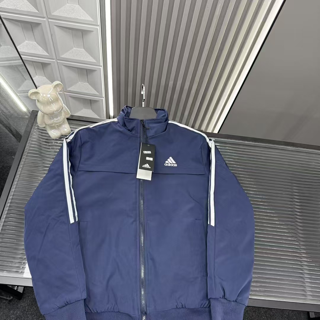 🛒购物价：💰219 秋冬爆款热销款推荐⭐AD阿迪达斯二棉加厚外套 QQ糖同款三杠刺绣Logo立领外套🪡三标齐全官网一致，放大看细节📷原相机实物拍摄 
颜色：藏青色
尺码：L-4xl
 L（80～105斤）
XL（105～120斤）
2XL（120～140斤）
3XL（140～160斤）
4XL（160～180斤）