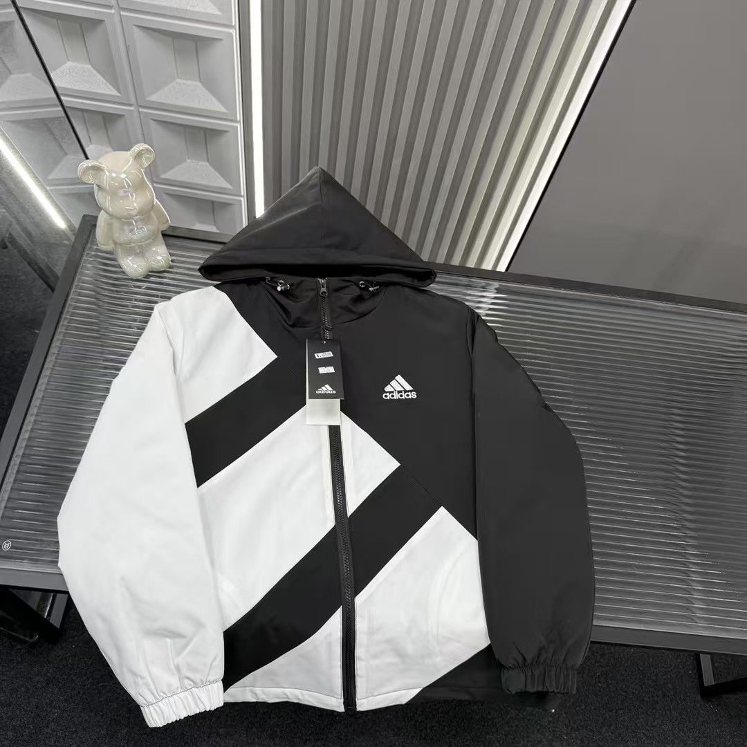 🛒购物价：💰219 秋冬爆款热销款推荐⭐AD阿迪达斯二棉加厚外套 拼接撞色刺绣Logo连帽外套🪡三标齐全官网一致，放大看细节📷原相机实物拍摄 
颜色：黑色
尺码：L-4xl
 L（80～105斤）
XL（105～120斤）
2XL（120～140斤）
3XL（140～160斤）
4XL（160～180斤）