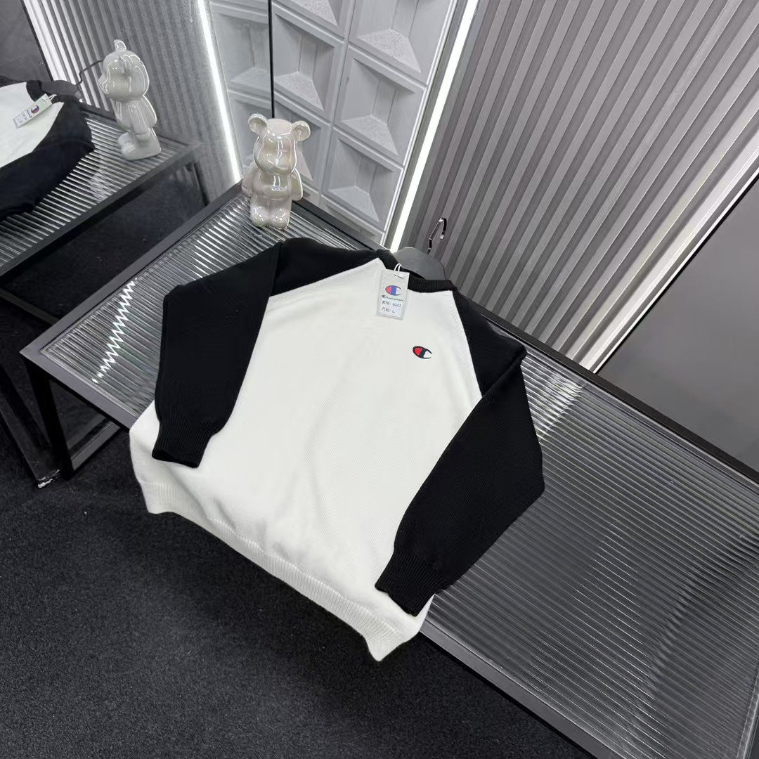 🛒购物价：💰129 秋冬爆款热销款推荐⭐冠军圆领针织毛衣  拼接撞色经典款🪡三标齐全官网一致，放大看细节📷原相机实物拍摄 
颜色：黑色
尺码：L-4xl
 L（80～105斤）
XL（105～120斤）
2XL（120～140斤）
3XL（140～160斤）
4XL（160～180斤）