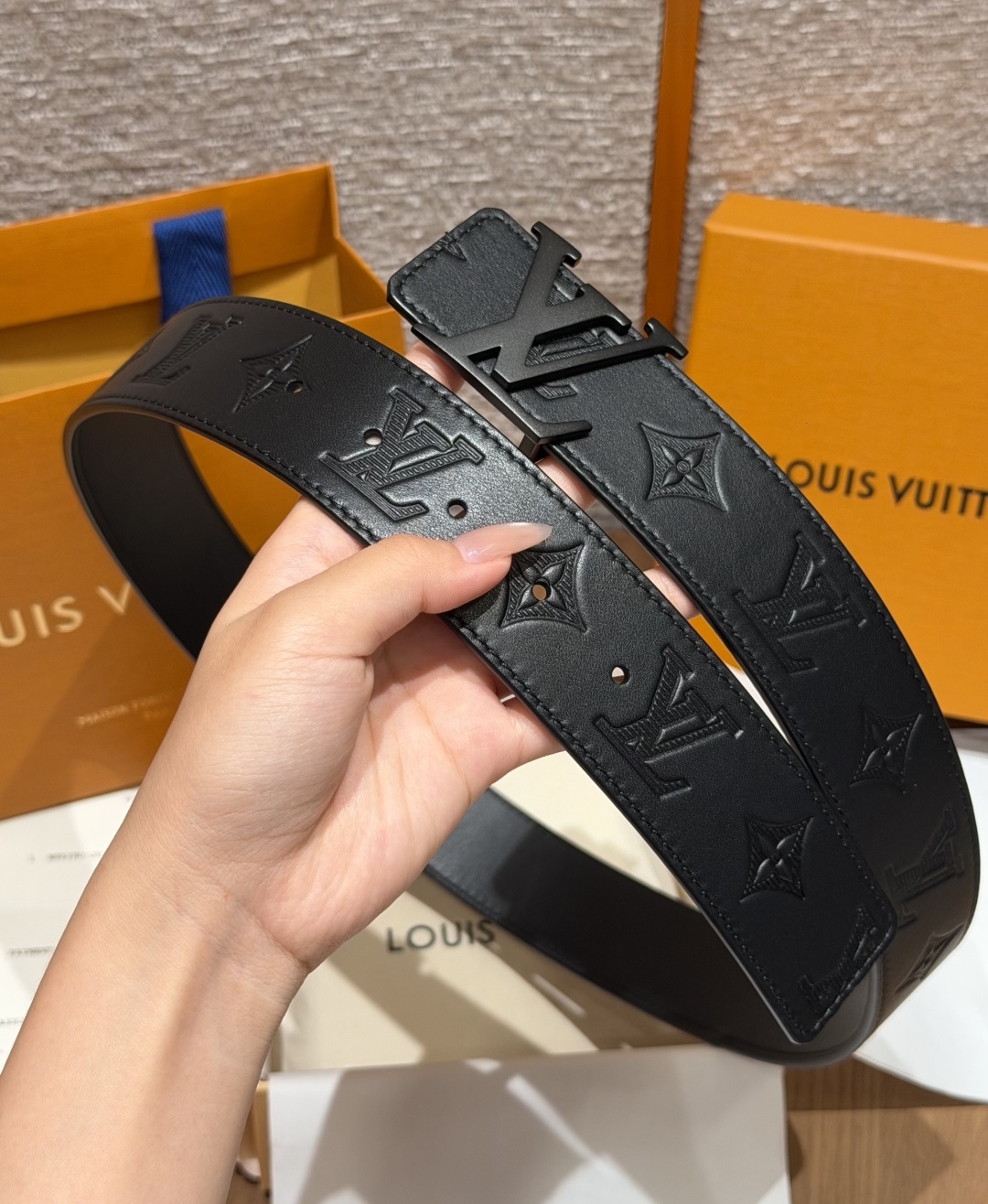 루이비통 모노그램 엠보스 40mm 리버서블 벨트 상세 이미지 6