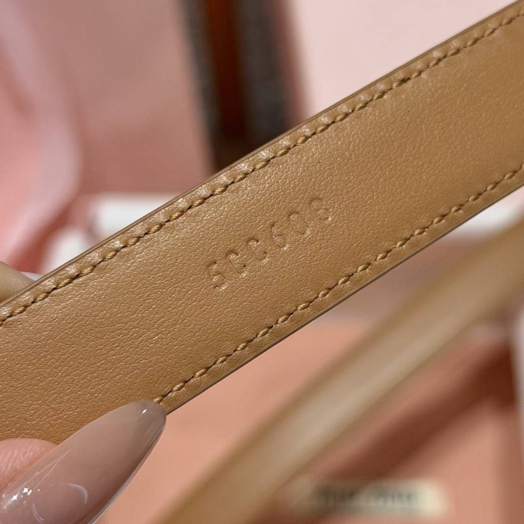 -缪家✨Leather Belt 20mm 皮革腰带 现代与复古的对比在这款柔软皮革腰带的细节中显现,古色古香的效果由金 -缪家✨Leather Belt 20mm 皮革腰带 现代与复古的对比在这款柔软皮革腰带的细节中显现,古色古香的效果由金