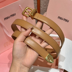 -缪家✨Leather Belt 20mm 皮革腰带 现代与复古的对比在这款柔软皮革腰带的细节中显现,古色古香的效果由金 -缪家✨Leather Belt 20mm 皮革腰带 现代与复古的对比在这款柔软皮革腰带的细节中显现,古色古香的效果由金
