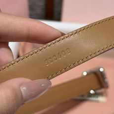 -缪家✨Leather Belt 20mm 皮革腰带 现代与复古的对比在这款柔软皮革腰带的细节中显现,古色古香的效果由金 -缪家✨Leather Belt 20mm 皮革腰带 现代与复古的对比在这款柔软皮革腰带的细节中显现,古色古香的效果由金