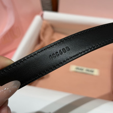 -缪家✨Leather Belt 20mm 皮革腰带 现代与复古的对比在这款柔软皮革腰带的细节中显现,古色古香的效果由金 -缪家✨Leather Belt 20mm 皮革腰带 现代与复古的对比在这款柔软皮革腰带的细节中显现,古色古香的效果由金
