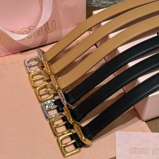 -缪家✨Leather Belt 20mm 皮革腰带 现代与复古的对比在这款柔软皮革腰带的细节中显现,古色古香的效果由金 -缪家✨Leather Belt 20mm 皮革腰带 现代与复古的对比在这款柔软皮革腰带的细节中显现,古色古香的效果由金