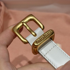 -缪家✨Leather Belt 20mm 皮革腰带 现代与复古的对比在这款柔软皮革腰带的细节中显现,古色古香的效果由金 -缪家✨Leather Belt 20mm 皮革腰带 现代与复古的对比在这款柔软皮革腰带的细节中显现,古色古香的效果由金