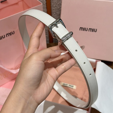 -缪家✨Leather Belt 20mm 皮革腰带 现代与复古的对比在这款柔软皮革腰带的细节中显现,古色古香的效果由金 -缪家✨Leather Belt 20mm 皮革腰带 现代与复古的对比在这款柔软皮革腰带的细节中显现,古色古香的效果由金