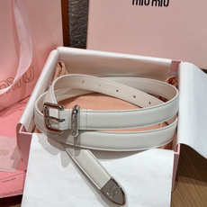 -缪家✨Leather Belt 20mm 皮革腰带 现代与复古的对比在这款柔软皮革腰带的细节中显现,古色古香的效果由金 -缪家✨Leather Belt 20mm 皮革腰带 现代与复古的对比在这款柔软皮革腰带的细节中显现,古色古香的效果由金
