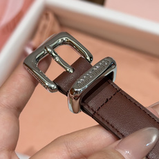-缪家✨Leather Belt 20mm 皮革腰带 现代与复古的对比在这款柔软皮革腰带的细节中显现,古色古香的效果由金 -缪家✨Leather Belt 20mm 皮革腰带 现代与复古的对比在这款柔软皮革腰带的细节中显现,古色古香的效果由金