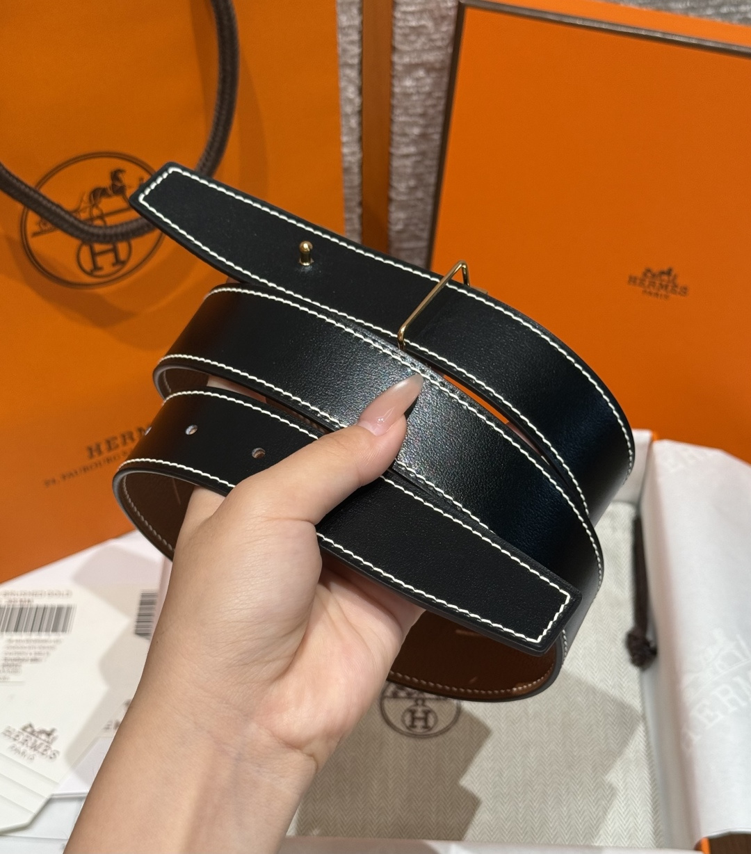 루이비통 H 버클 리버시블 가죽 벨트 32mm 상세 이미지 5