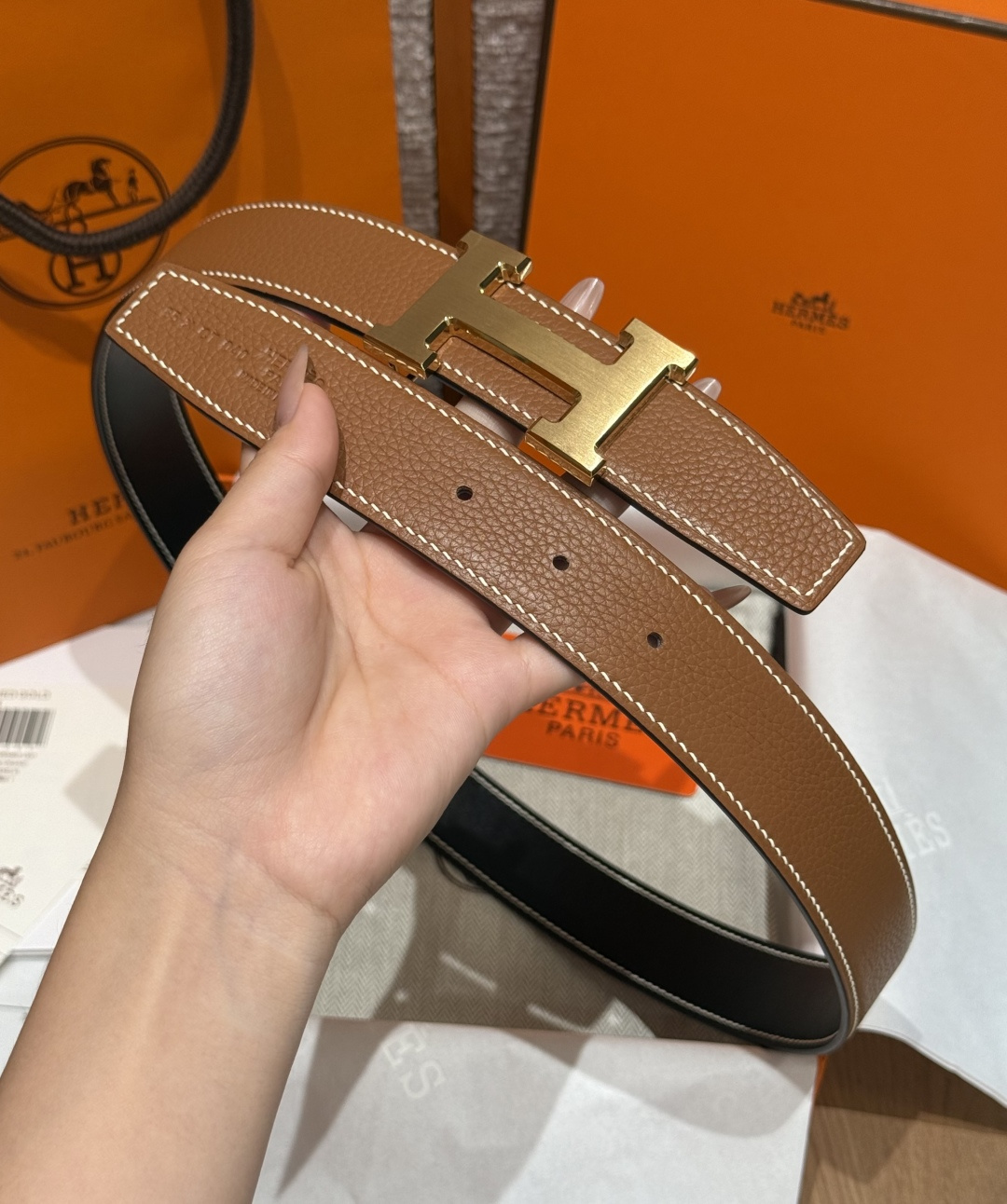 루이비통 H 버클 리버시블 가죽 벨트 32mm 상세 이미지 6