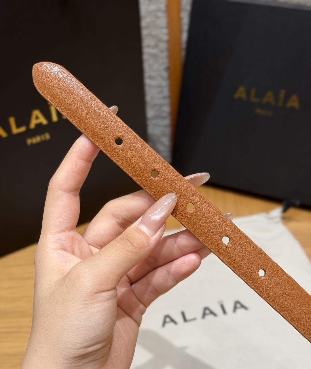 阿莱亚✨ Double leather waist belt 60mm 小牛皮双层宽版腰带 该款利落紧身胸衣式腰带,采用 阿莱亚✨ Double leather waist belt 60mm 小牛皮双层宽版腰带 该款利落紧身胸衣式腰带,采用