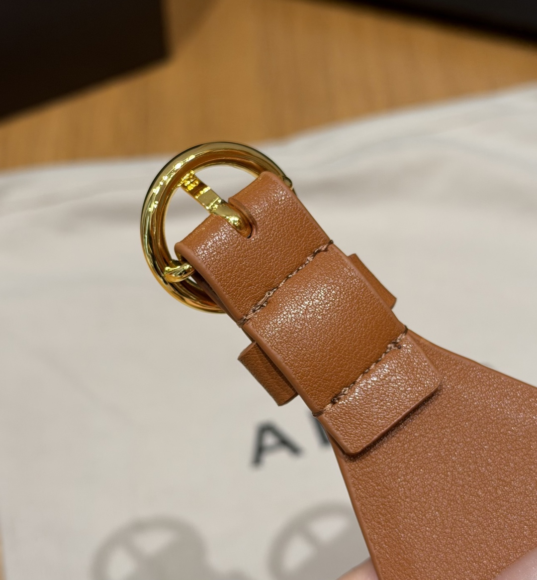 阿莱亚✨ Double leather waist belt 60mm 小牛皮双层宽版腰带 该款利落紧身胸衣式腰带,采用 阿莱亚✨ Double leather waist belt 60mm 小牛皮双层宽版腰带 该款利落紧身胸衣式腰带,采用