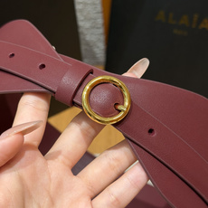阿莱亚✨ Double leather waist belt 60mm 小牛皮双层宽版腰带 该款利落紧身胸衣式腰带,采用 阿莱亚✨ Double leather waist belt 60mm 小牛皮双层宽版腰带 该款利落紧身胸衣式腰带,采用