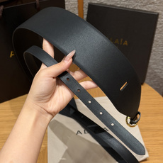 阿莱亚✨ Double leather waist belt 60mm 小牛皮双层宽版腰带 该款利落紧身胸衣式腰带,采用 阿莱亚✨ Double leather waist belt 60mm 小牛皮双层宽版腰带 该款利落紧身胸衣式腰带,采用