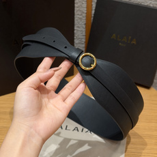阿莱亚✨ Double leather waist belt 60mm 小牛皮双层宽版腰带 该款利落紧身胸衣式腰带,采用 阿莱亚✨ Double leather waist belt 60mm 小牛皮双层宽版腰带 该款利落紧身胸衣式腰带,采用