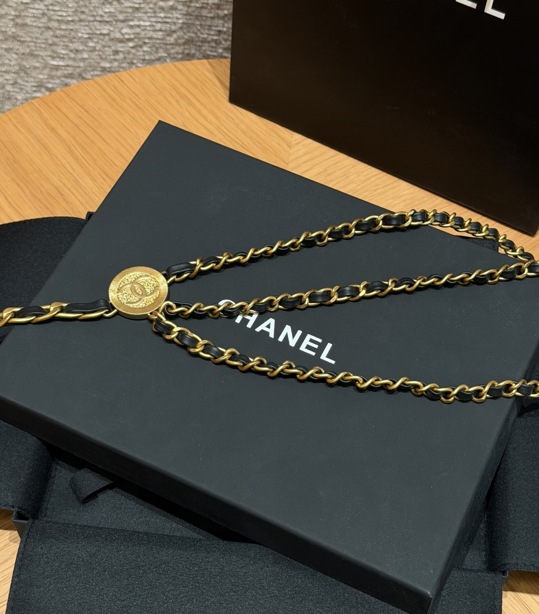 香家✨ Vintage Multi Strand Leather Chain Belt with CC Coin Med 香家✨ Vintage Multi Strand Leather Chain Belt with CC Coin Med