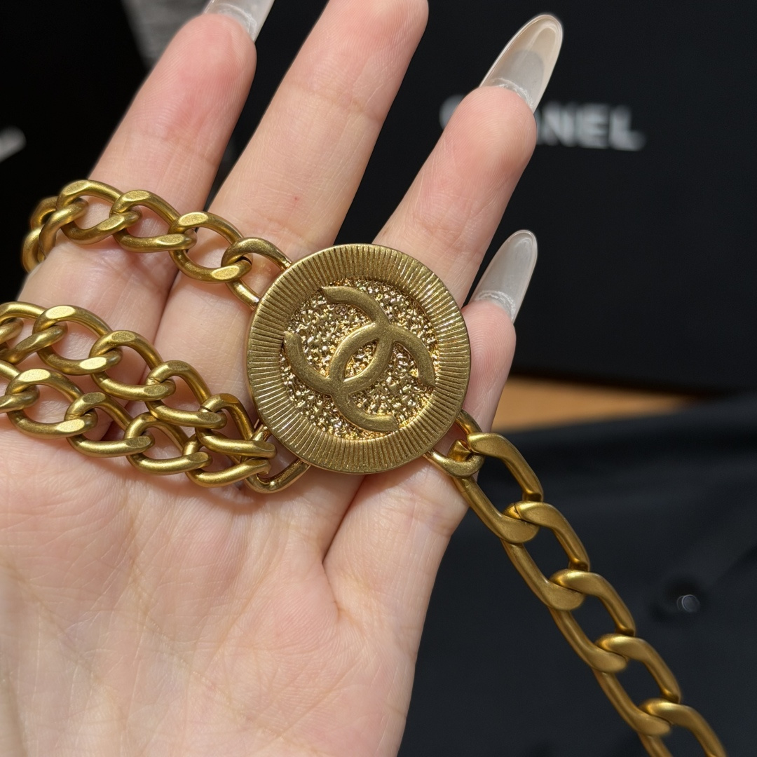 香家✨ Multi-Strand Metal Chain Belt with CC Coin Medallions 三层 香家✨ Multi-Strand Metal Chain Belt with CC Coin Medallions 三层
