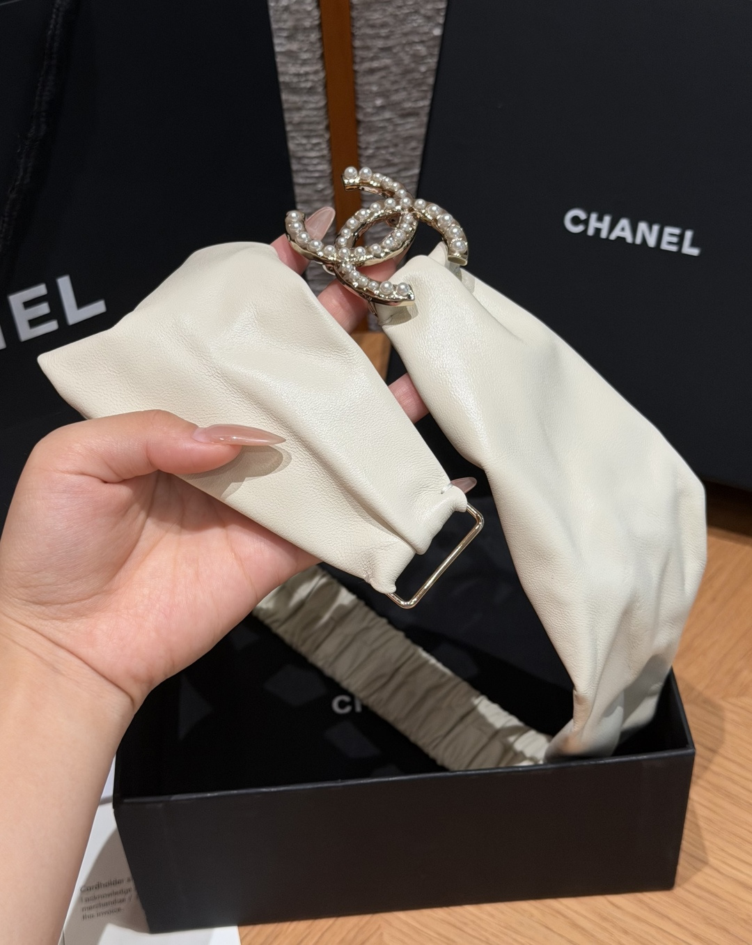 샤넬 진주 더블 C 램스킨 주름 허리 벨트 상세 이미지 3