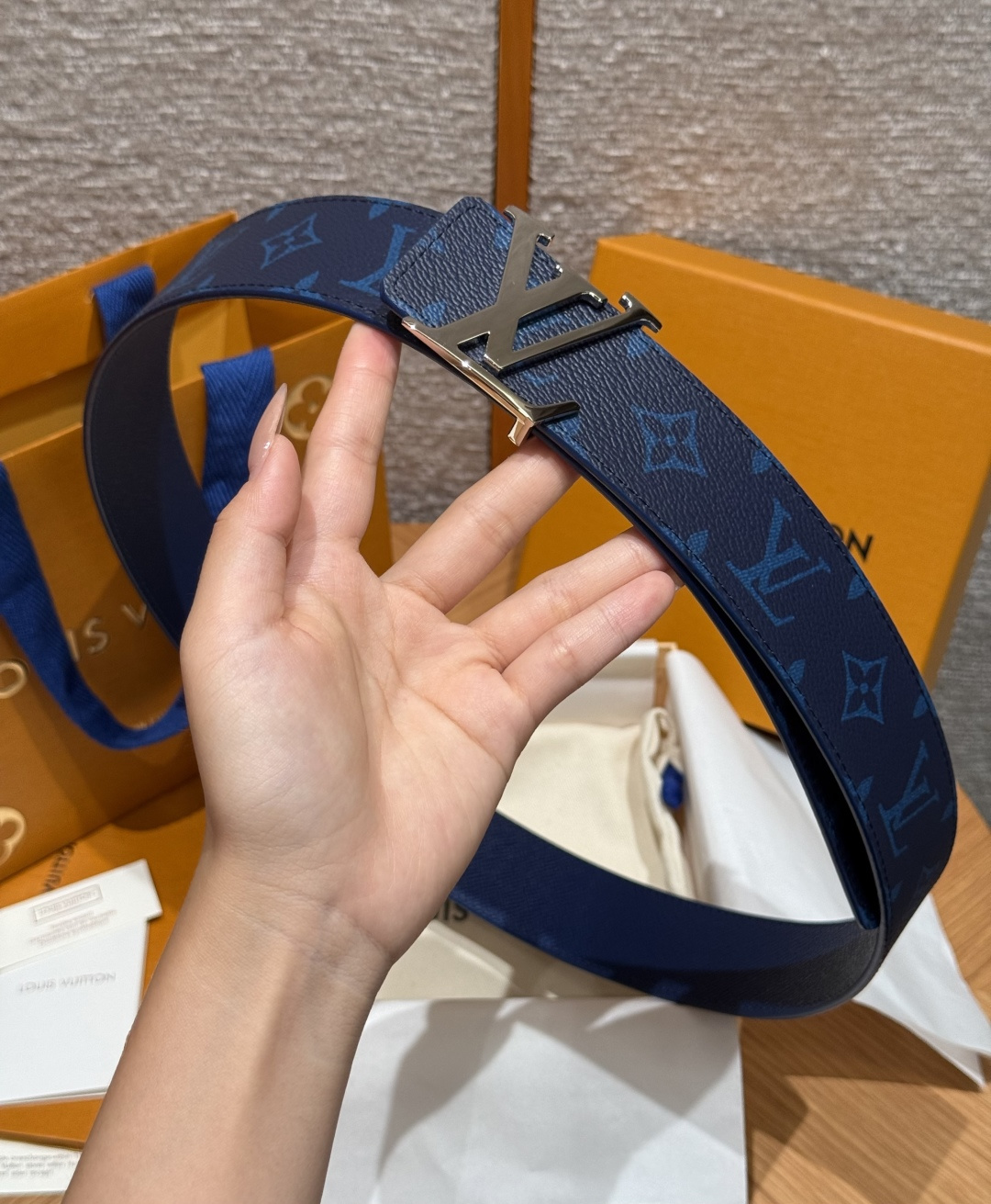 루이비통 디멘션 드리프트 40mm 리버시블 벨트 상세 이미지 4