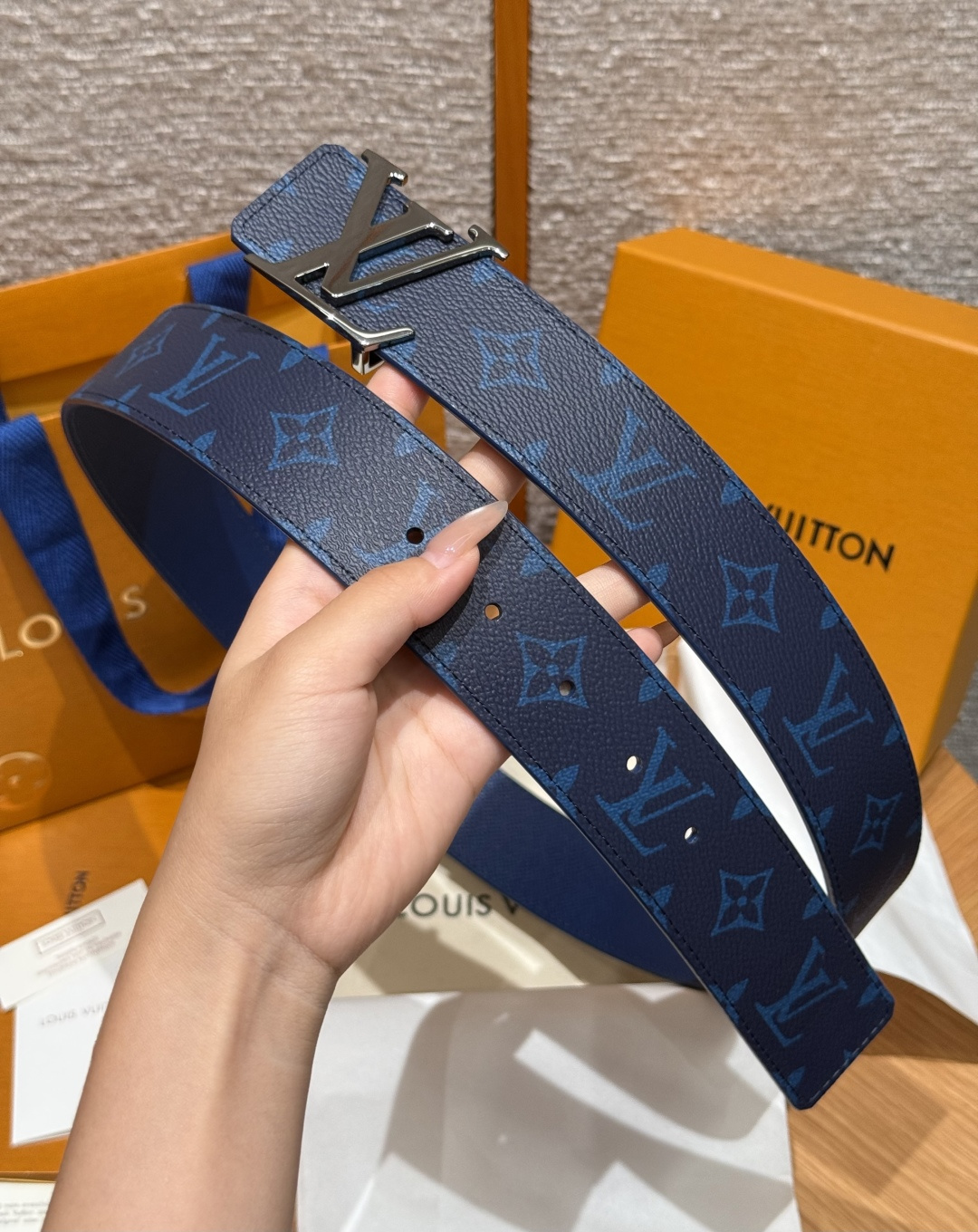 루이비통 디멘션 드리프트 40mm 리버시블 벨트 상세 이미지 7