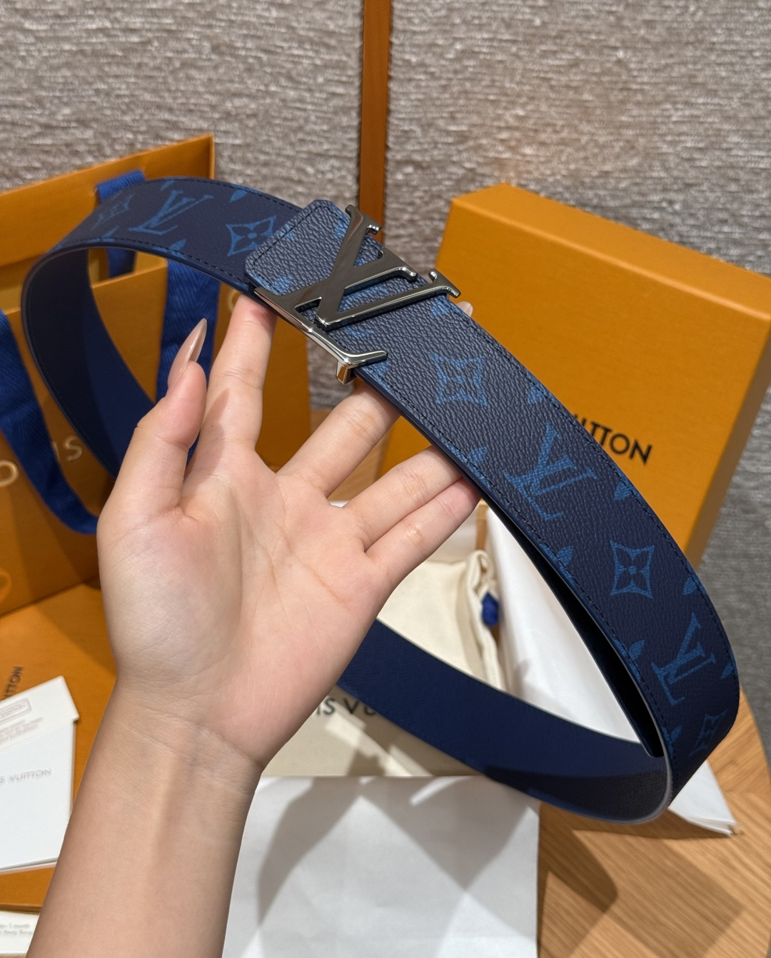 루이비통 디멘션 드리프트 40mm 리버시블 벨트 상세 이미지 4