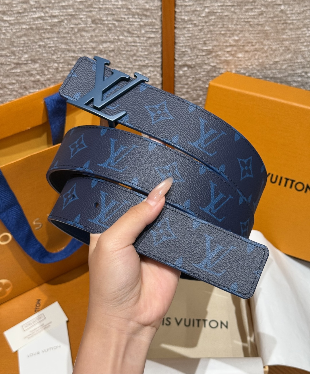루이비통 디멘션 드리프트 40mm 타이거 아이 리버시블 벨트 상세 이미지 3