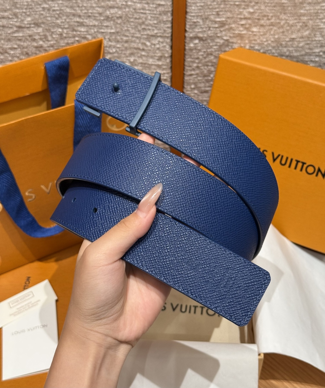 루이비통 디멘션 드리프트 40mm 타이거 아이 리버시블 벨트 상세 이미지 5