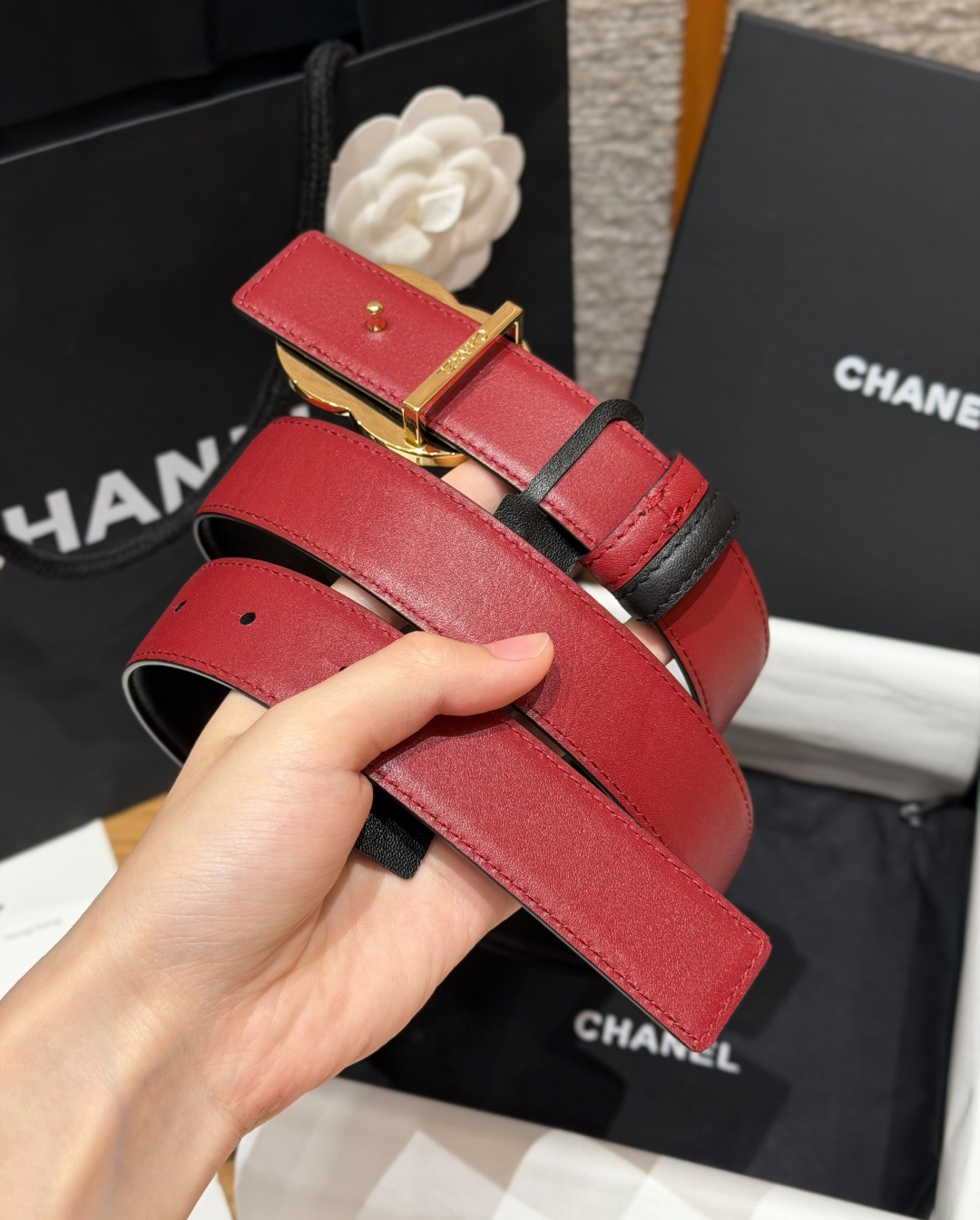 -香家✨ Leather Belt 30mm 皮质腰带 双面小牛皮腰带,经典双C带扣设计。小牛皮与金属。两种配色随心切换 -香家✨ Leather Belt 30mm 皮质腰带 双面小牛皮腰带,经典双C带扣设计。小牛皮与金属。两种配色随心切换