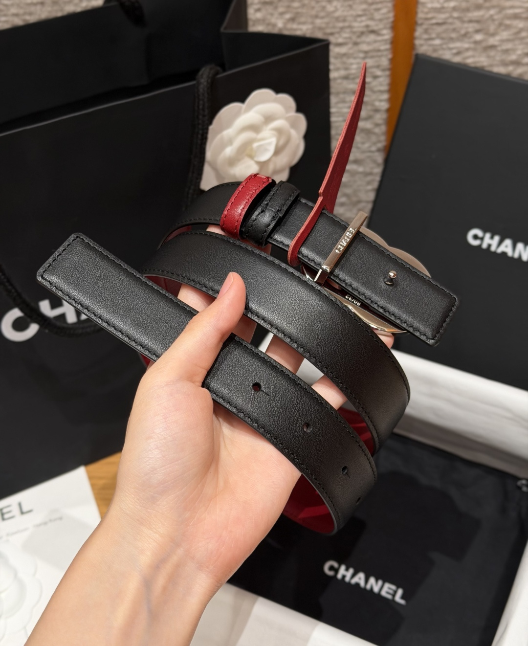 -香家✨ Leather Belt 30mm 皮质腰带 双面小牛皮腰带,经典双C带扣设计。小牛皮与金属。两种配色随心切换 -香家✨ Leather Belt 30mm 皮质腰带 双面小牛皮腰带,经典双C带扣设计。小牛皮与金属。两种配色随心切换