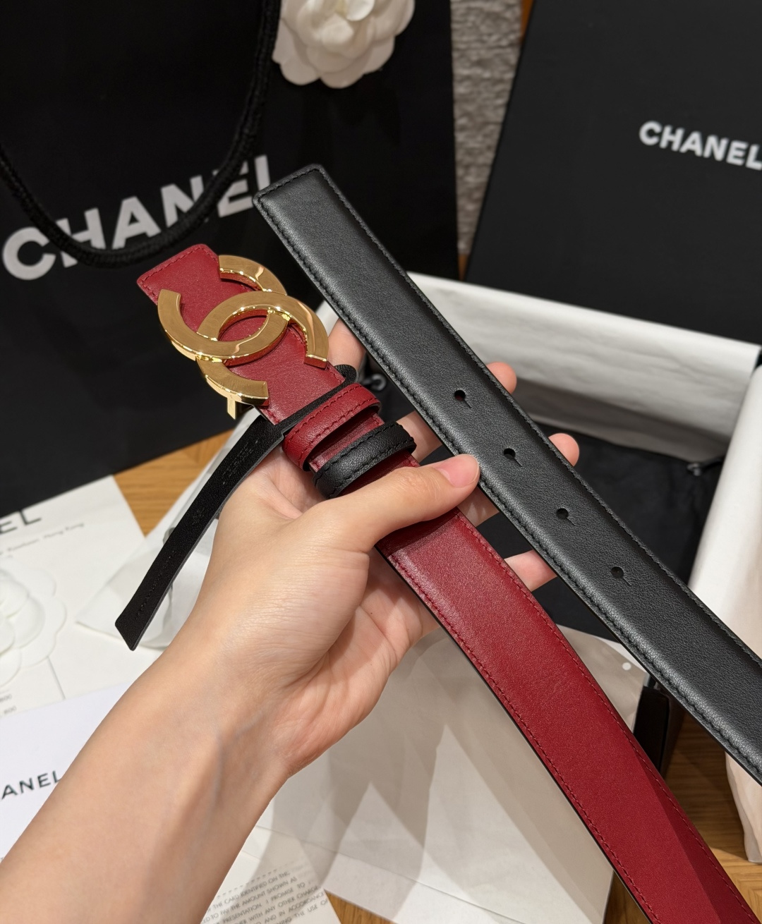 -香家✨ Leather Belt 30mm 皮质腰带 双面小牛皮腰带,经典双C带扣设计。小牛皮与金属。两种配色随心切换 -香家✨ Leather Belt 30mm 皮质腰带 双面小牛皮腰带,经典双C带扣设计。小牛皮与金属。两种配色随心切换