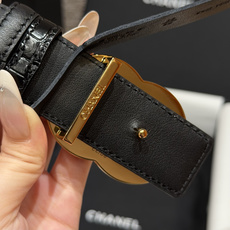 -香家✨ Leather Belt 30mm 皮质腰带 双面小牛皮腰带,经典双C带扣设计。小牛皮与金属。两种配色随心切换 -香家✨ Leather Belt 30mm 皮质腰带 双面小牛皮腰带,经典双C带扣设计。小牛皮与金属。两种配色随心切换
