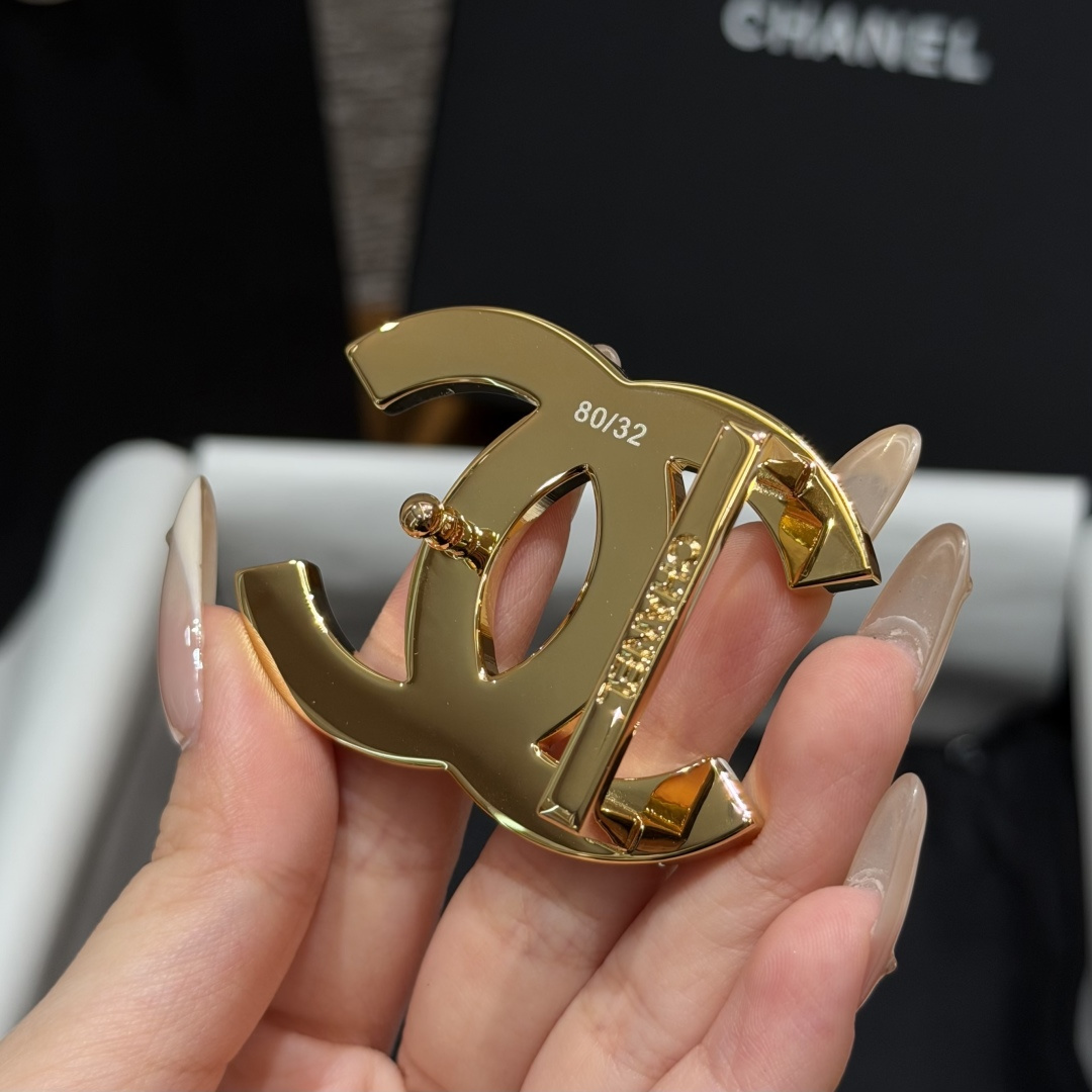 -香家✨ Leather Belt 30mm 皮质腰带 双面小牛皮腰带,经典双C带扣设计。小牛皮与金属。两种配色随心切换 -香家✨ Leather Belt 30mm 皮质腰带 双面小牛皮腰带,经典双C带扣设计。小牛皮与金属。两种配色随心切换