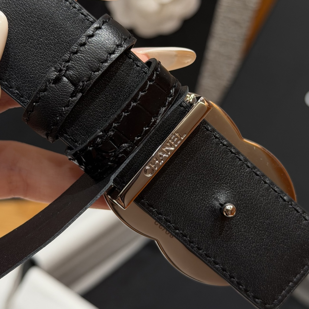 -香家✨ Leather Belt 30mm 皮质腰带 双面小牛皮腰带,经典双C带扣设计。小牛皮与金属。两种配色随心切换 -香家✨ Leather Belt 30mm 皮质腰带 双面小牛皮腰带,经典双C带扣设计。小牛皮与金属。两种配色随心切换