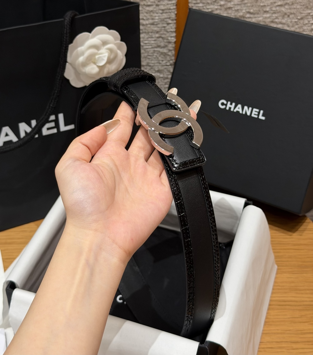 -香家✨ Leather Belt 30mm 皮质腰带 双面小牛皮腰带,经典双C带扣设计。小牛皮与金属。两种配色随心切换 -香家✨ Leather Belt 30mm 皮质腰带 双面小牛皮腰带,经典双C带扣设计。小牛皮与金属。两种配色随心切换