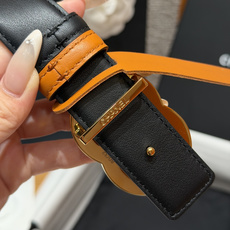 -香家✨ Leather Belt 30mm 皮质腰带 双面小牛皮腰带,经典双C带扣设计。小牛皮与金属。两种配色随心切换 -香家✨ Leather Belt 30mm 皮质腰带 双面小牛皮腰带,经典双C带扣设计。小牛皮与金属。两种配色随心切换