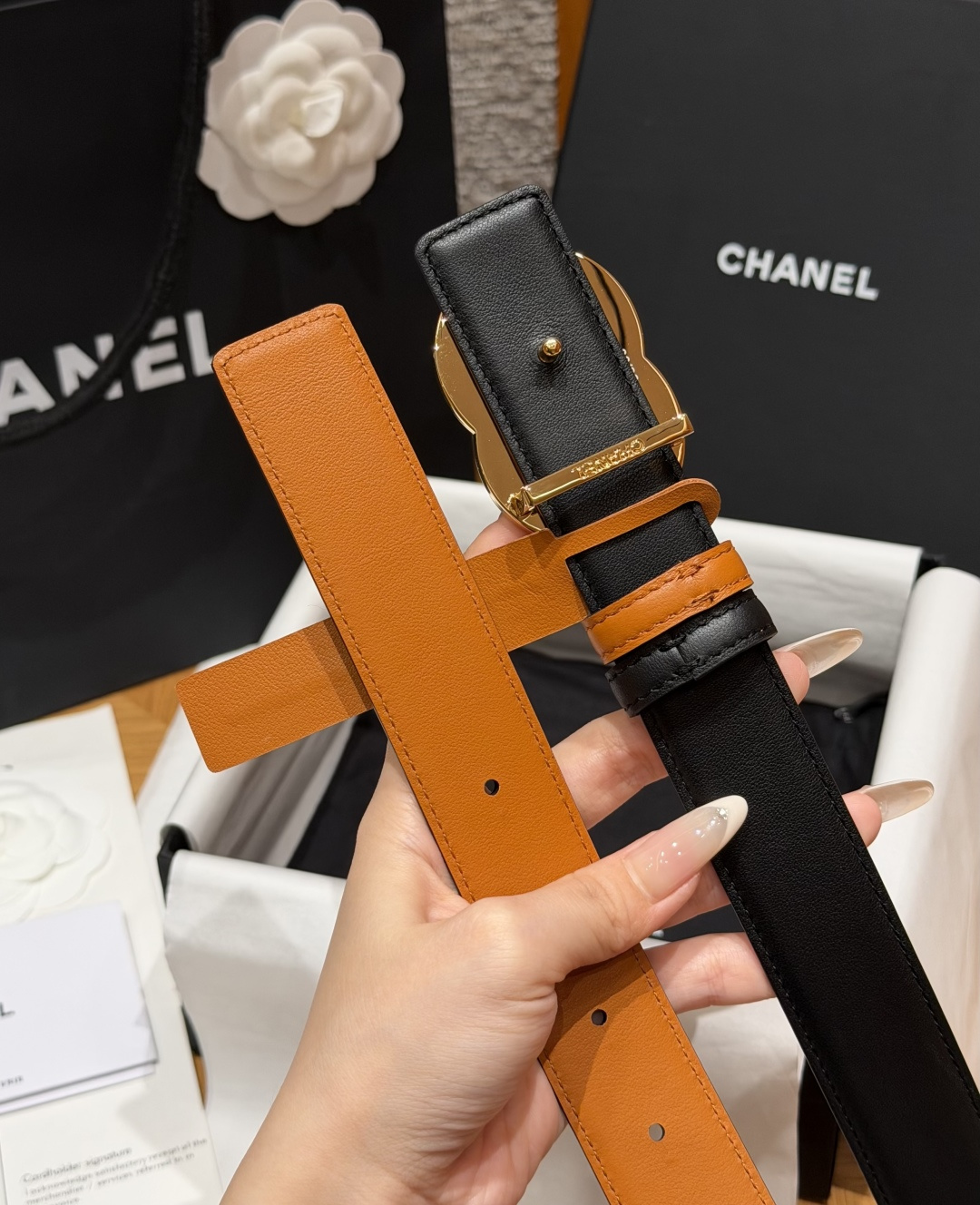 -香家✨ Leather Belt 30mm 皮质腰带 双面小牛皮腰带,经典双C带扣设计。小牛皮与金属。两种配色随心切换 -香家✨ Leather Belt 30mm 皮质腰带 双面小牛皮腰带,经典双C带扣设计。小牛皮与金属。两种配色随心切换