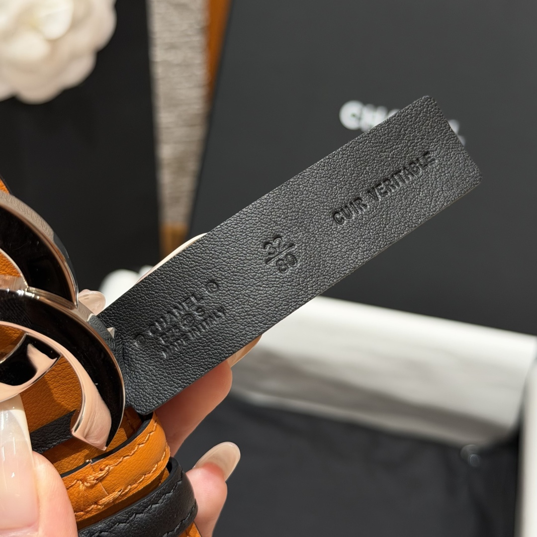 -香家✨ Leather Belt 30mm 皮质腰带 双面小牛皮腰带,经典双C带扣设计。小牛皮与金属。两种配色随心切换 -香家✨ Leather Belt 30mm 皮质腰带 双面小牛皮腰带,经典双C带扣设计。小牛皮与金属。两种配色随心切换