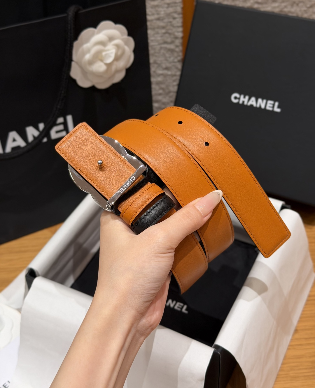 -香家✨ Leather Belt 30mm 皮质腰带 双面小牛皮腰带,经典双C带扣设计。小牛皮与金属。两种配色随心切换 -香家✨ Leather Belt 30mm 皮质腰带 双面小牛皮腰带,经典双C带扣设计。小牛皮与金属。两种配色随心切换