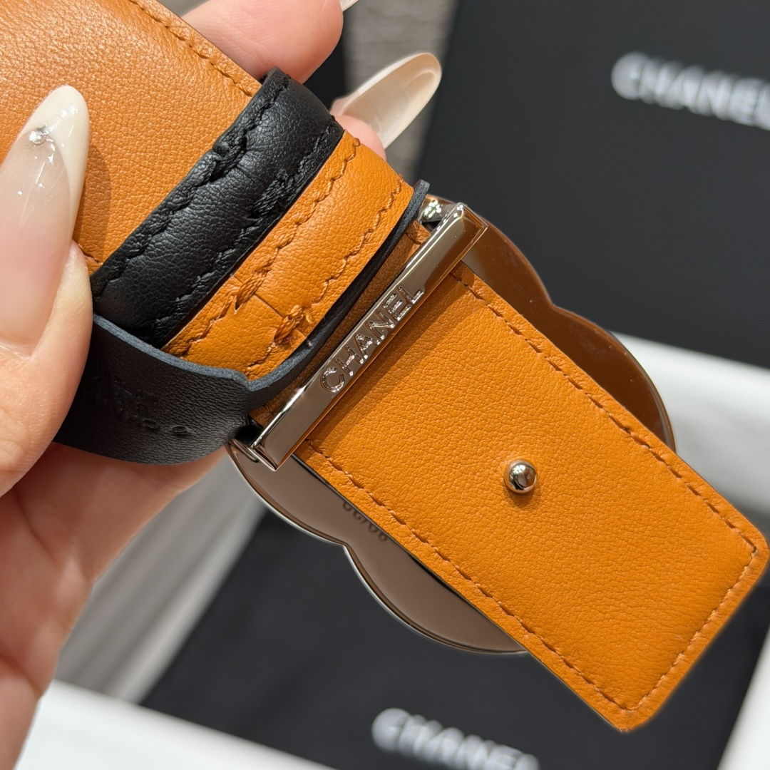 -香家✨ Leather Belt 30mm 皮质腰带 双面小牛皮腰带,经典双C带扣设计。小牛皮与金属。两种配色随心切换 -香家✨ Leather Belt 30mm 皮质腰带 双面小牛皮腰带,经典双C带扣设计。小牛皮与金属。两种配色随心切换