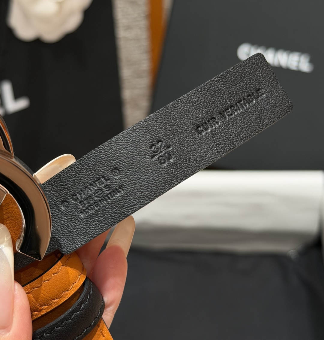 -香家✨ Leather Belt 30mm 皮质腰带 双面小牛皮腰带,经典双C带扣设计。小牛皮与金属。两种配色随心切换 -香家✨ Leather Belt 30mm 皮质腰带 双面小牛皮腰带,经典双C带扣设计。小牛皮与金属。两种配色随心切换