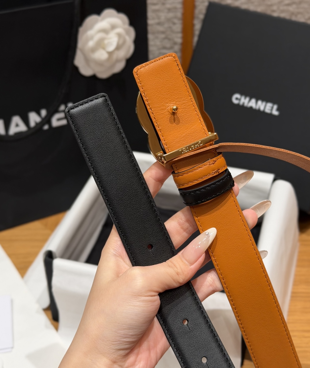 -香家✨ Leather Belt 30mm 皮质腰带 双面小牛皮腰带,经典双C带扣设计。小牛皮与金属。两种配色随心切换 -香家✨ Leather Belt 30mm 皮质腰带 双面小牛皮腰带,经典双C带扣设计。小牛皮与金属。两种配色随心切换