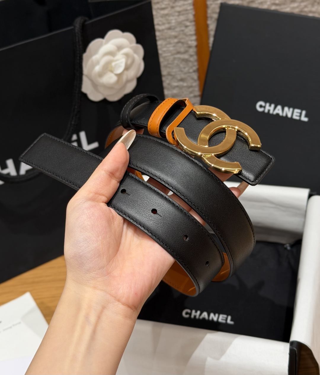 -香家✨ Leather Belt 30mm 皮质腰带 双面小牛皮腰带,经典双C带扣设计。小牛皮与金属。两种配色随心切换 -香家✨ Leather Belt 30mm 皮质腰带 双面小牛皮腰带,经典双C带扣设计。小牛皮与金属。两种配色随心切换