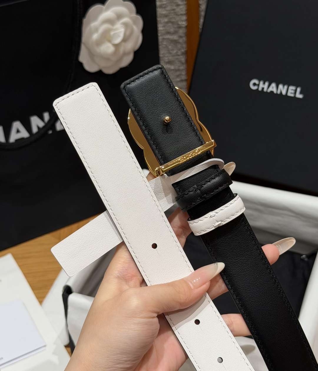 -香家✨ Leather Belt 30mm 皮质腰带 双面小牛皮腰带,经典双C带扣设计。小牛皮与金属。两种配色随心切换 -香家✨ Leather Belt 30mm 皮质腰带 双面小牛皮腰带,经典双C带扣设计。小牛皮与金属。两种配色随心切换