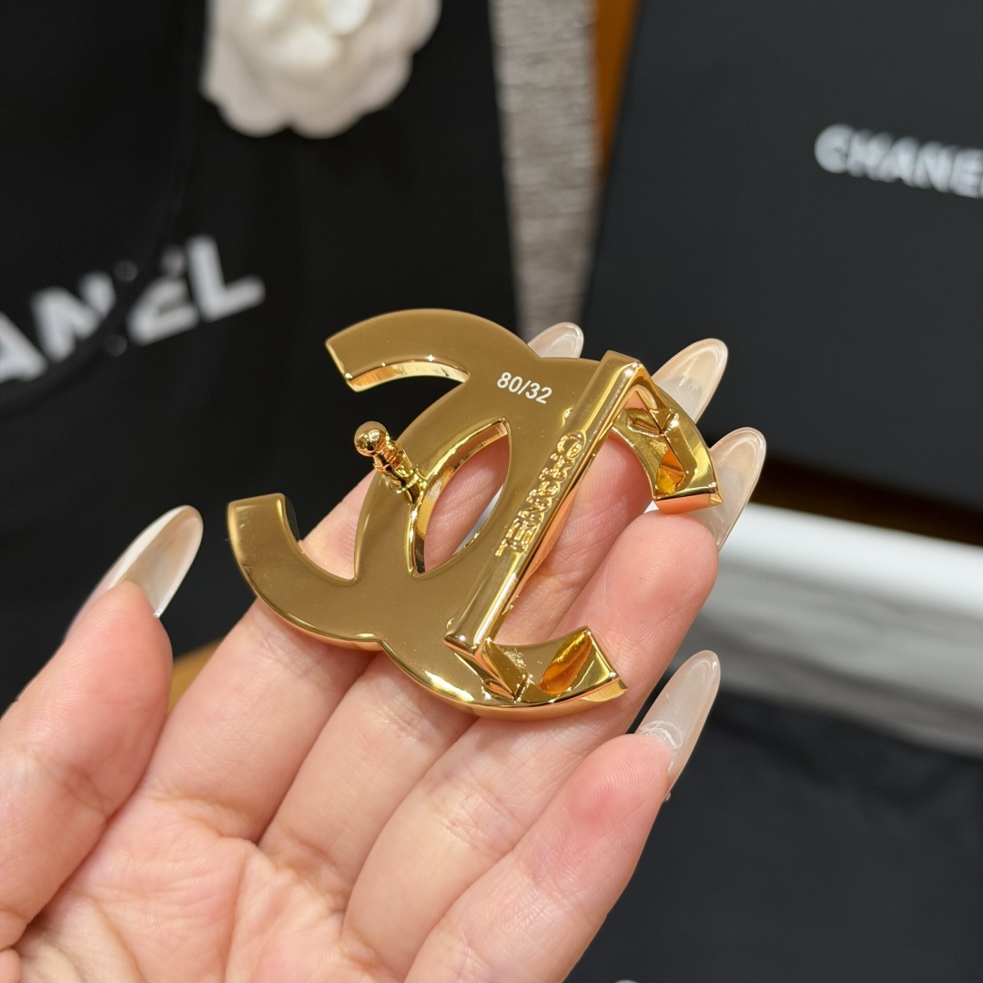 -香家✨ Leather Belt 30mm 皮质腰带 双面小牛皮腰带,经典双C带扣设计。小牛皮与金属。两种配色随心切换 -香家✨ Leather Belt 30mm 皮质腰带 双面小牛皮腰带,经典双C带扣设计。小牛皮与金属。两种配色随心切换