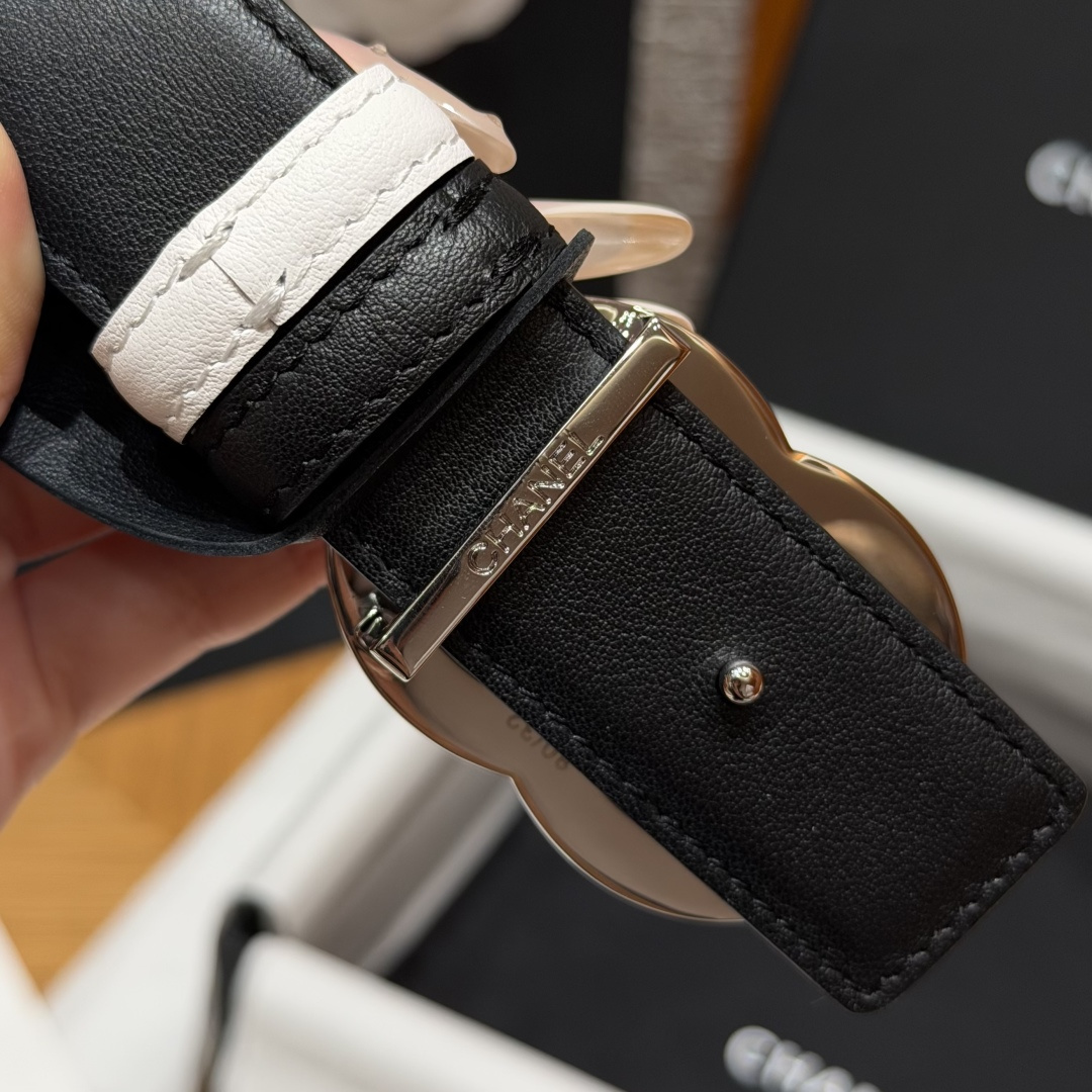 -香家✨ Leather Belt 30mm 皮质腰带 双面小牛皮腰带,经典双C带扣设计。小牛皮与金属。两种配色随心切换 -香家✨ Leather Belt 30mm 皮质腰带 双面小牛皮腰带,经典双C带扣设计。小牛皮与金属。两种配色随心切换
